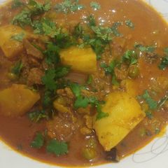 A picture of Aloo Keema matar.