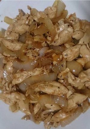 Foto resep Daging Dada Ayam Mrica Hitam Bombai