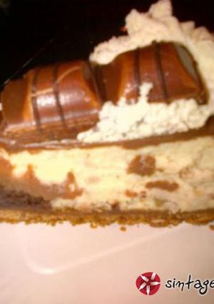 Φωτογραφία της συνταγής Cheesecake kinder bueno με γλασο σοκολάτας