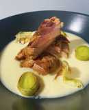 Contramuslo Teriyaki sobre Crema de Puerros 🍗