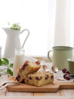 Una foto de Bizcocho de requesón y cerezas con Streusel