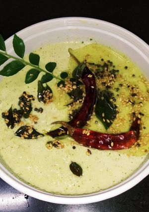 ओल्या नारळाची चटणी (olya naralachi chutney recipe in marathi) रेसिपी चे मुख्य फोटो 