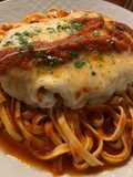 Frango à parmegiana com esparguete