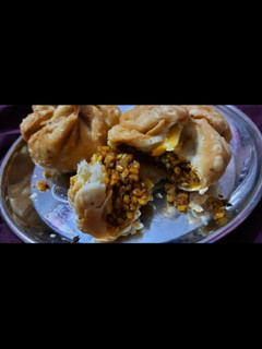 मूंग दाल खस्ता कचौड़ी (moong dal khasta kachori recipe in Hindi) रेसिपी मुख्य फोटो