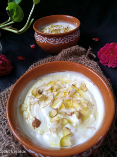 केसर पिस्ता श्रीखंड (Kesar pista shrikhand) रेसिपी मुख्य फोटो