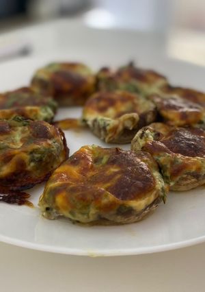 O poză a rețetei Ciuperci umplute la cuptor.