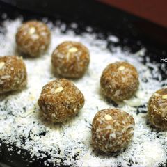 A picture of Muesli and Pumpkin balls.
