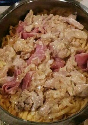 Una foto de Pastas con salsa de crema y Champiñones!! Una delicia!!