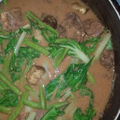 A picture of Beef Kare-Kare.