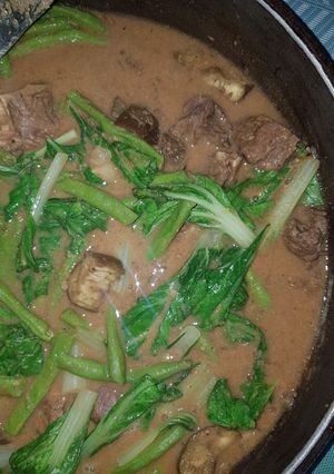 A picture of Beef Kare-Kare.