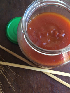 Una foto de Salsa agridulce china casera 🥢🥡