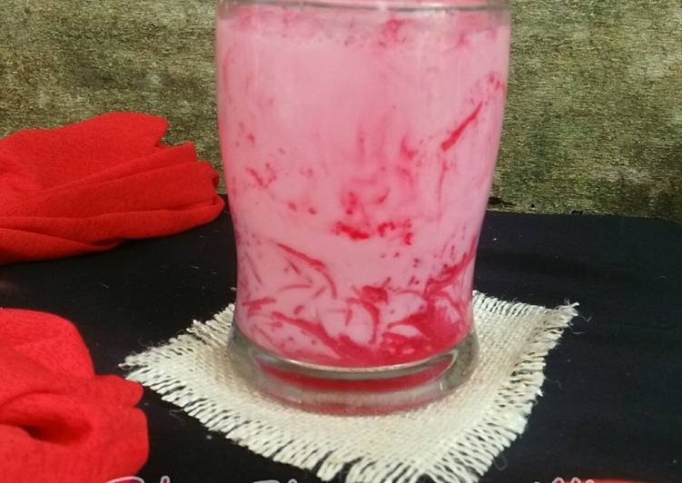 Bihun Strawberry Milk