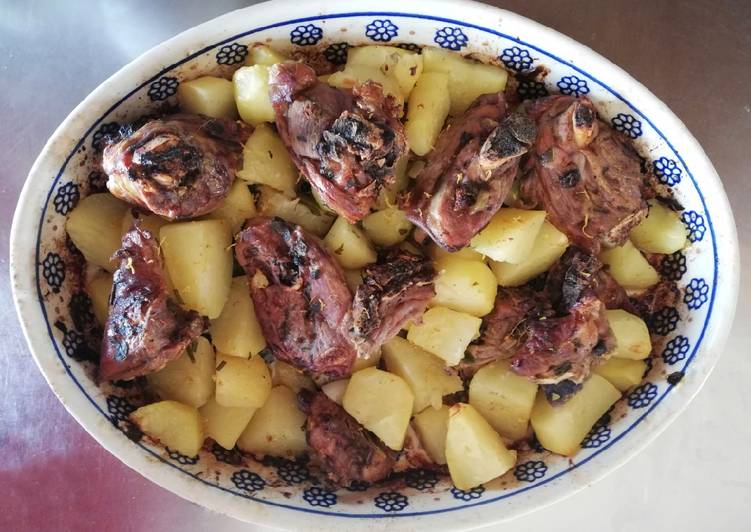 Simple Way to Make Ultimate Agnello al forno con patate, macerato al limone 🌷