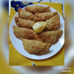 A picture of Potato Empanadas.
