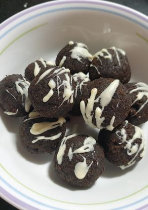 A picture of Leftover laddoo.