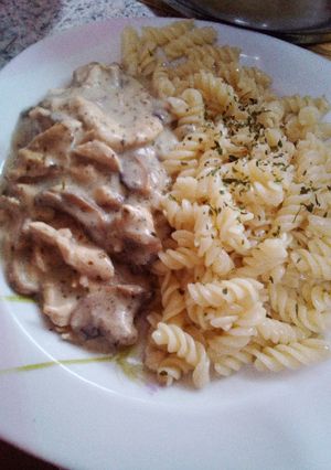 Gombás csirkemell bakonyi módra recept fotója