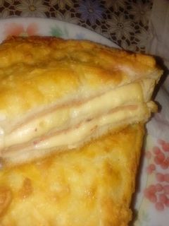 Una foto de Sándwich croque monsieur (2 capas)