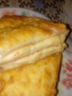 Una foto de Sándwich croque monsieur (2 capas)