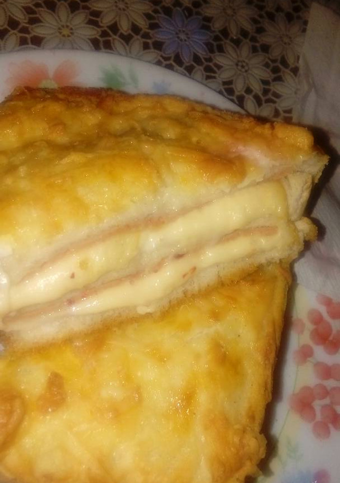 Una foto de Sándwich croque monsieur (2 capas)