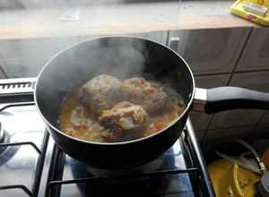 Una foto de Osobuco de pavo al jugo