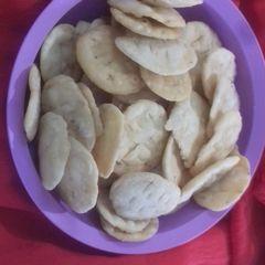 A picture of Mathri.
