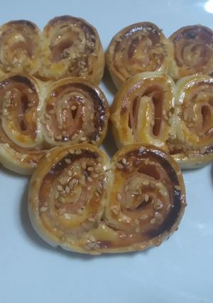 Una foto de 🥨Palmeritas de Jamón y Queso🥨