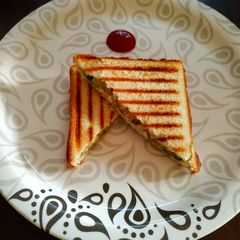 A picture of Cheesy Potato Sandwich.