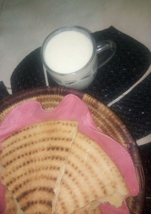 صورة لوصفة كسرة رخساس بزيت الزيتون والسمسم
