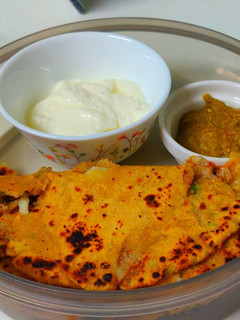 आलू पराठा (Aloo Paratha recipe in hindi) रेसिपी मुख्य फोटो