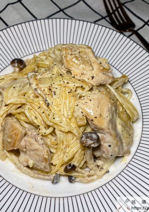 奶油雞肉野菇義大利麵 的食譜成品照片