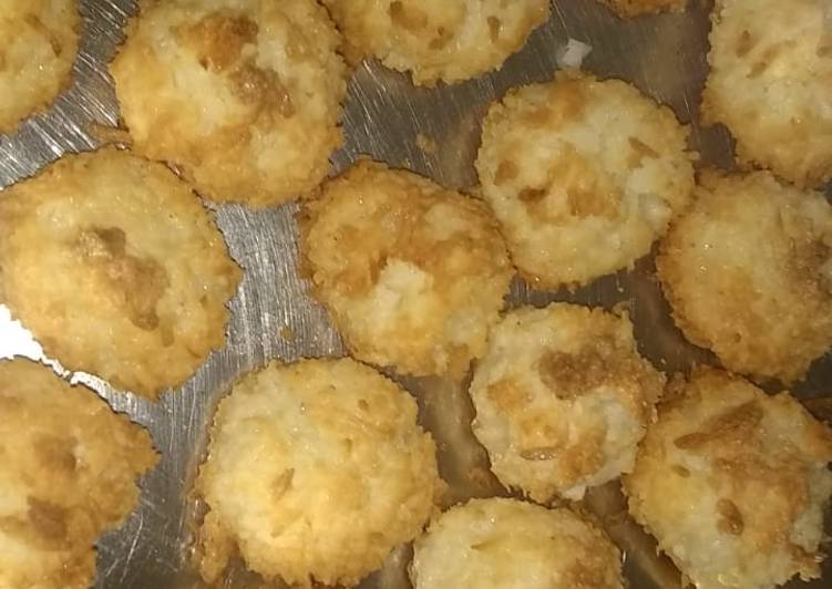 Steps to Prepare Award-winning Coconut Macaroons