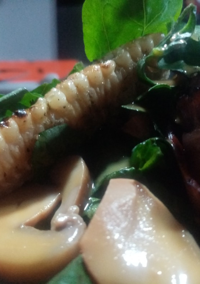 Una foto de 🥬🥗Ensalada de espinacas y tocino 🥓🥓