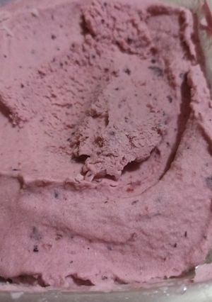 Una foto de Helado keto de frutos rojos