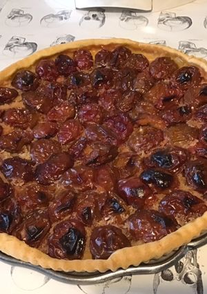 Une photo de Tarte aux reine-claudes et noix de coco (pâte brisée à la reine claude)
