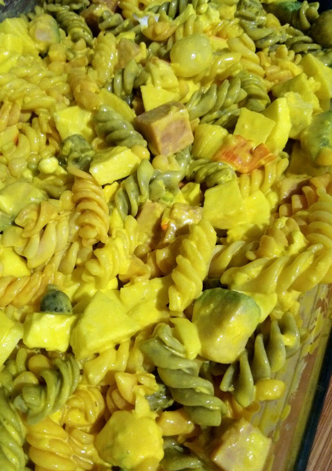 Una foto de Ensalada de pasta un poco de todo
