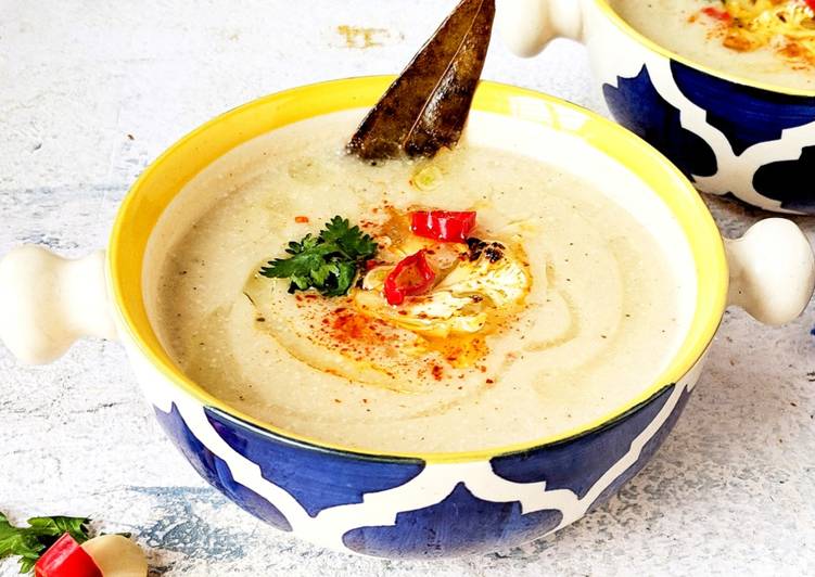 Simple Way to Make Speedy Cauliflower soup (Gobhi ka soup)