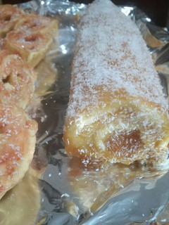 Una foto de Brazo gitano de crema pastelera, cubierto de mermelada