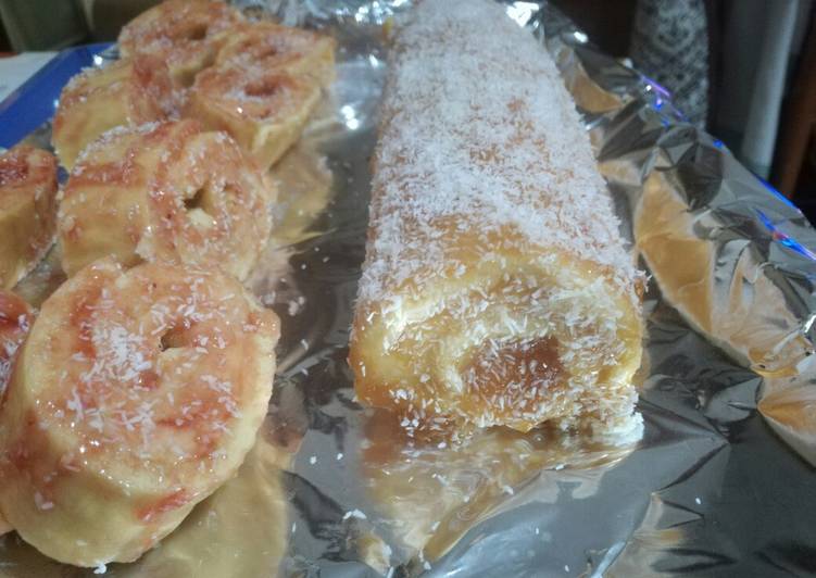 Brazo gitano de crema pastelera, cubierto de mermelada