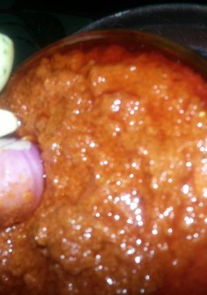 A picture of Lahsun kachri chutney.