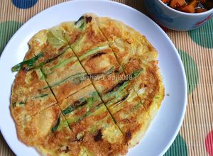 Foto resep Pajeon / green onion pancake #rabubaru