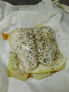 Una foto de Salmón en papillote