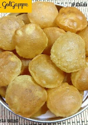 A picture of Sooji Ke GolGappe.
