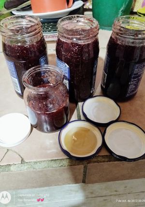 Una foto de Mermelada de frutillas con azúcar