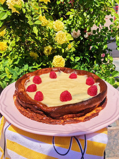 Una foto de Tarta de queso para mamá con los limones de papá🍋