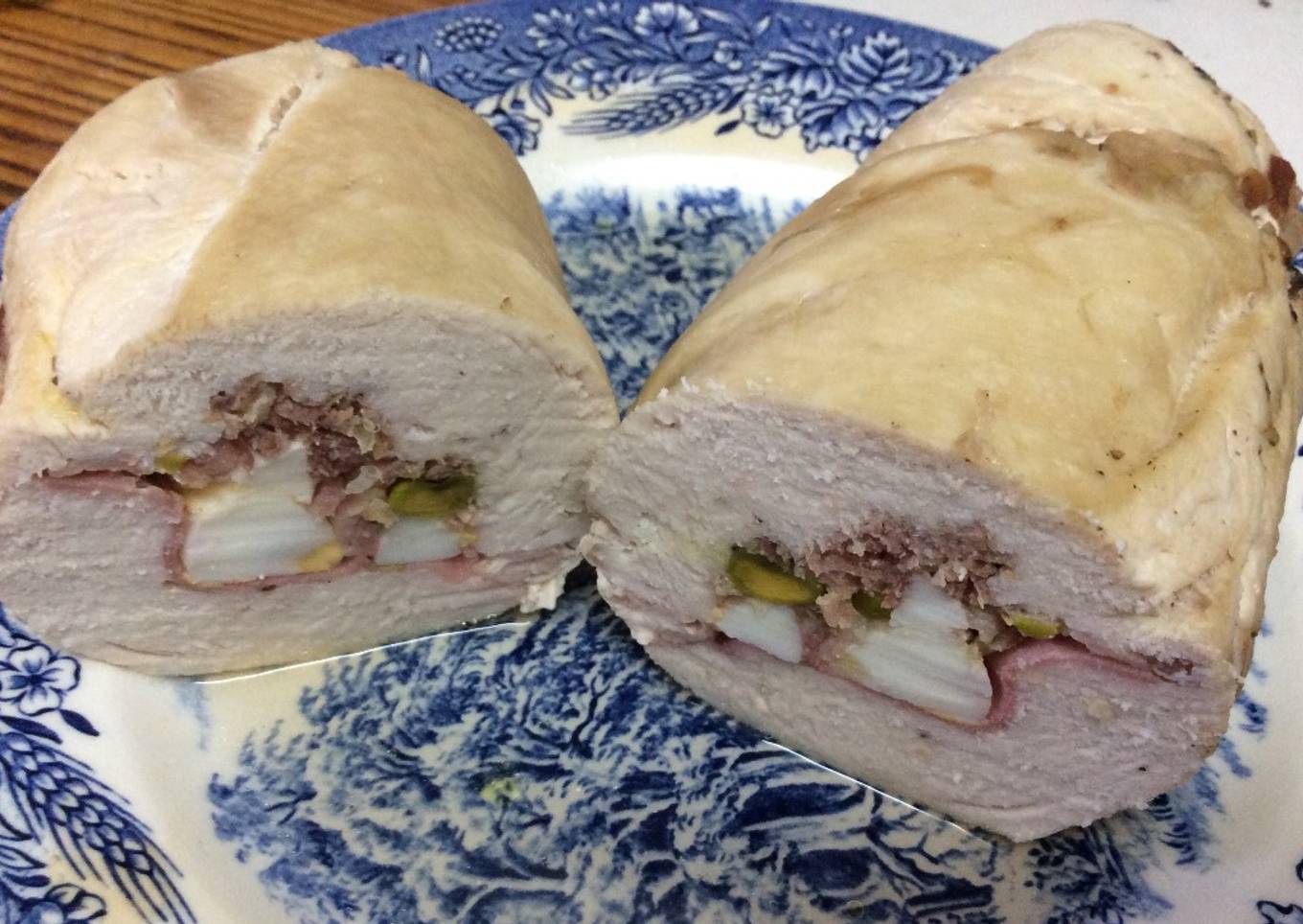 Fiambre de pollo relleno