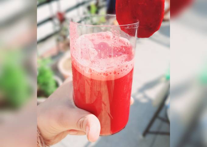 Fresh juice of carrot beetroot and gooseberry