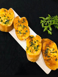 A picture of Garlic bread.