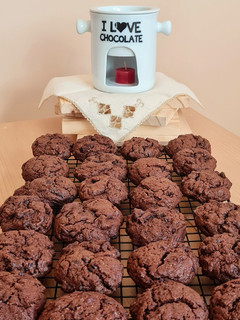 Una foto de Cookies doble chocolate 🇺🇸 "Dark chocolate chocolate chip" copycat cookies Levain Bakery®