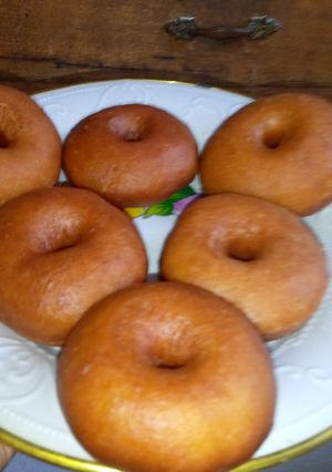A picture of Soft and fluffy doughnuts 🤩😋.