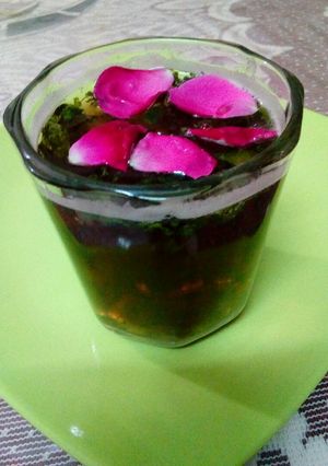 A picture of Rose mint tea.
